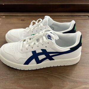 Good looking ASICS